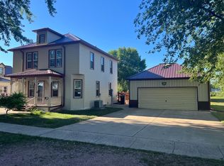 306 Meckling St, Gayville, SD 57031