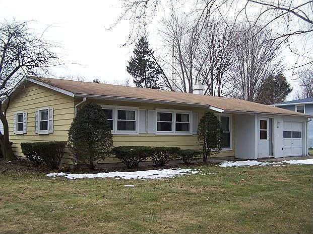 1st image of 601 W 66th Pl