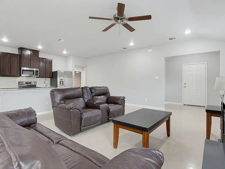 1645 Dryden Ave — Photo 4