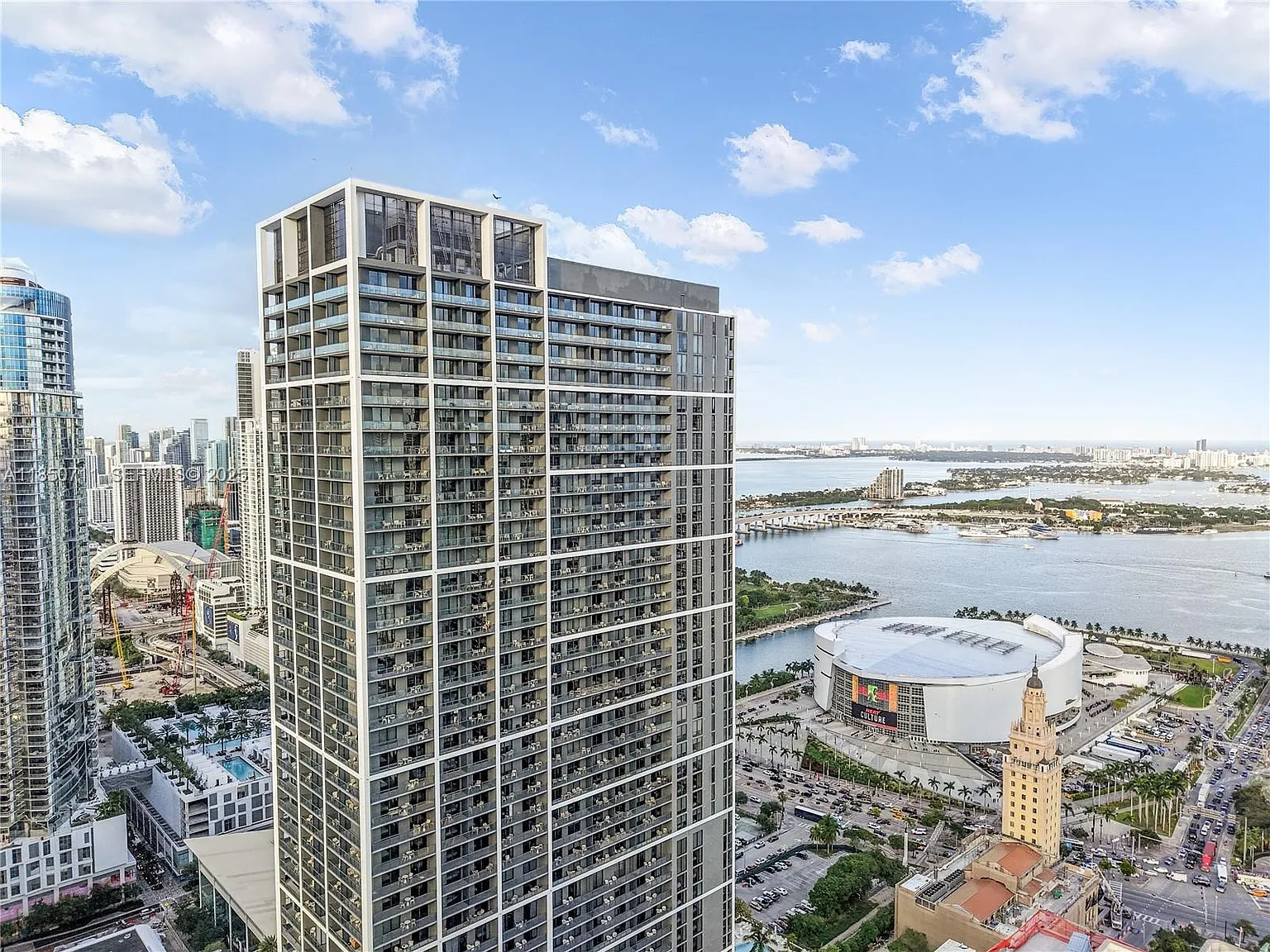 1 bed, 637 sqft, $6,000 — Photo 2