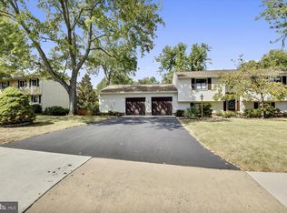 113 Magnolia Rd, Sterling, VA 20164