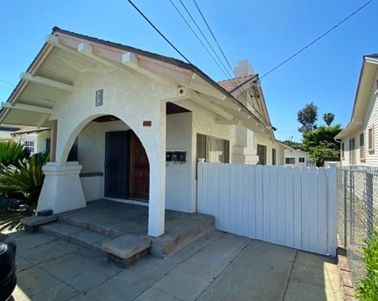 2nd image of 927 Camulos St