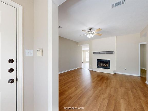 5th image of 4019 Hunter Creek Dr