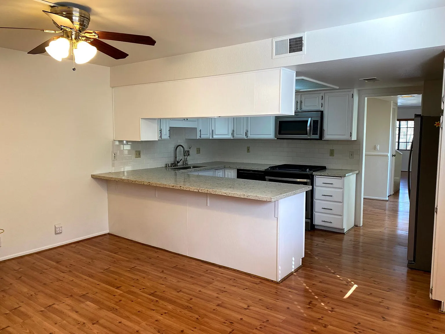 2 bed, 2.5 bath, 1545 sqft, $4,350 — Photo 1