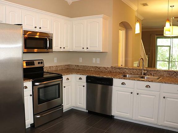 5th image of 11022 Windsor Place Cir
