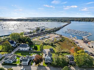 218 N Water St, Stonington, CT 06378