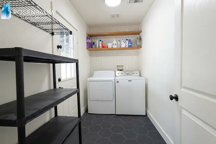 7321 E Coronado Rd — Photo 8