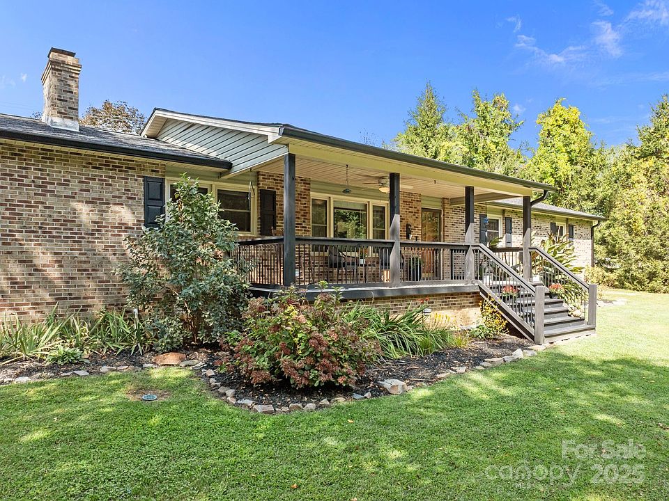 1st image of 145 Allenwood Cir