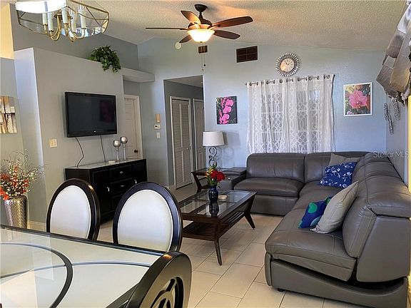 4th image of 2363 Harbor Town Dr