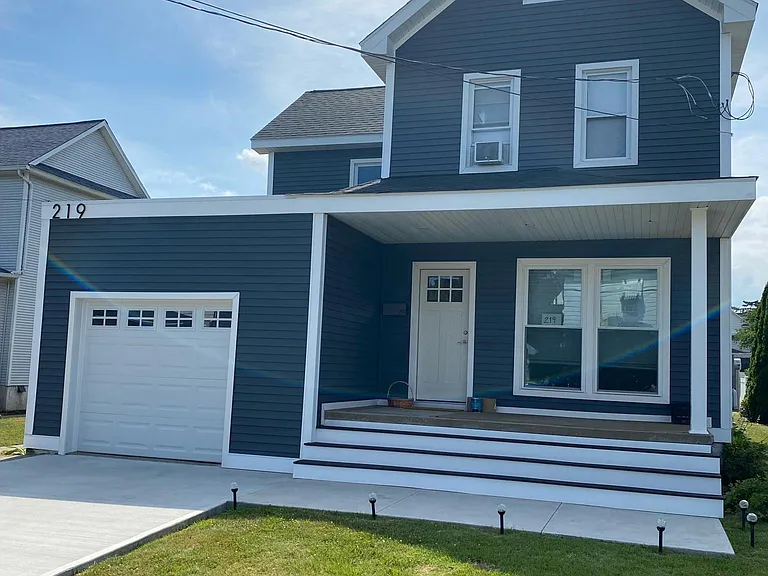 219 Harding St — Photo 3