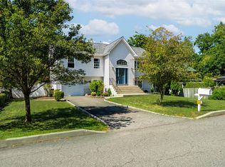 8 Pine St, Nyack, NY
