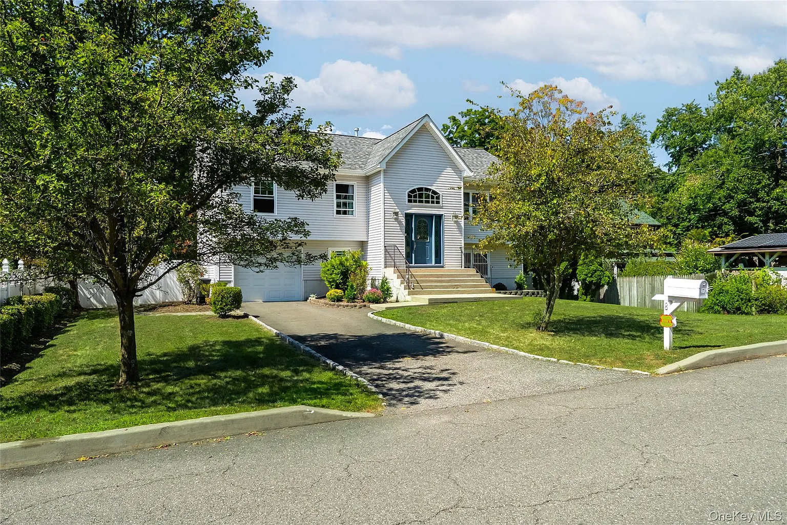 8 Pine Street photo 1
