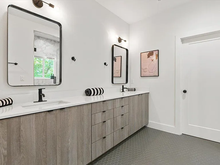 1404 E M Franklin Ave #1 — Photo 16