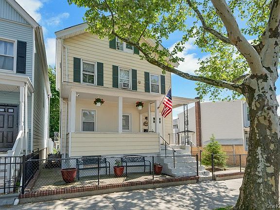 2nd image of 144 Beekman Avenue