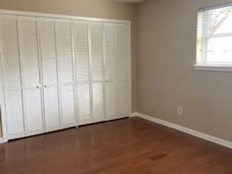 2250 Greenbriar Dr — Photo 15