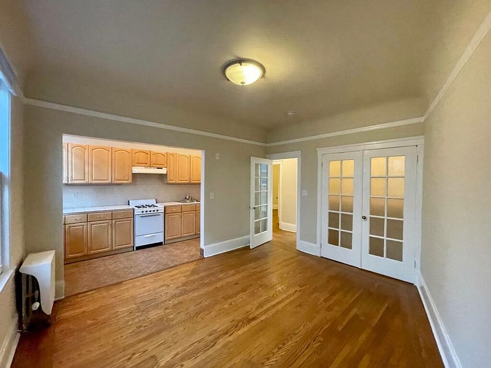 1st image of 16 Linda St APT 3