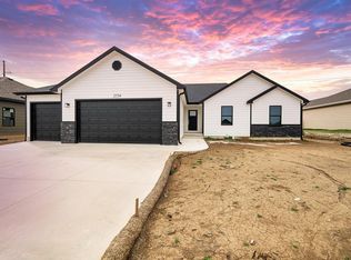 2534 Rosebud Ln, Salina, KS 67401