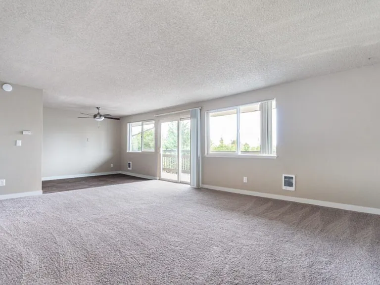 COURTYARD APTS-MUKILTEO — Photo 27