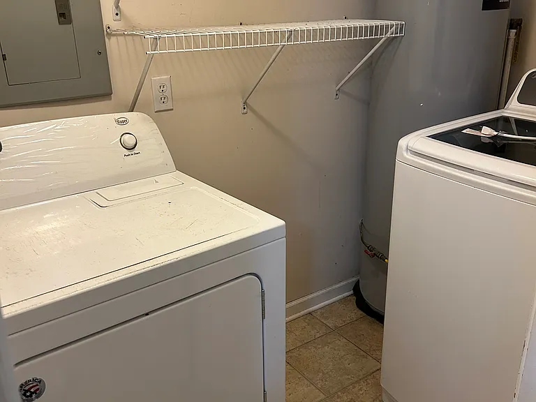 1215 Georgia St — Photo 4