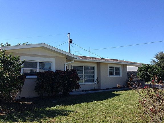 3rd image of 514 Sandlewood Dr