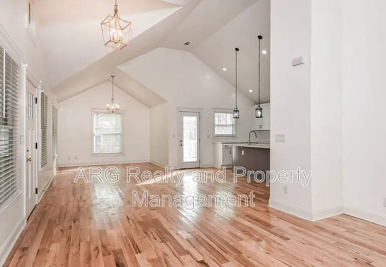 2215 Lang Dr SW — Photo 3