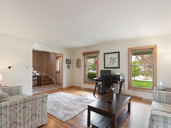 4th image of 561 Westminster Pl