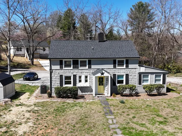 44 W Norris Rd, Norris, TN 37828