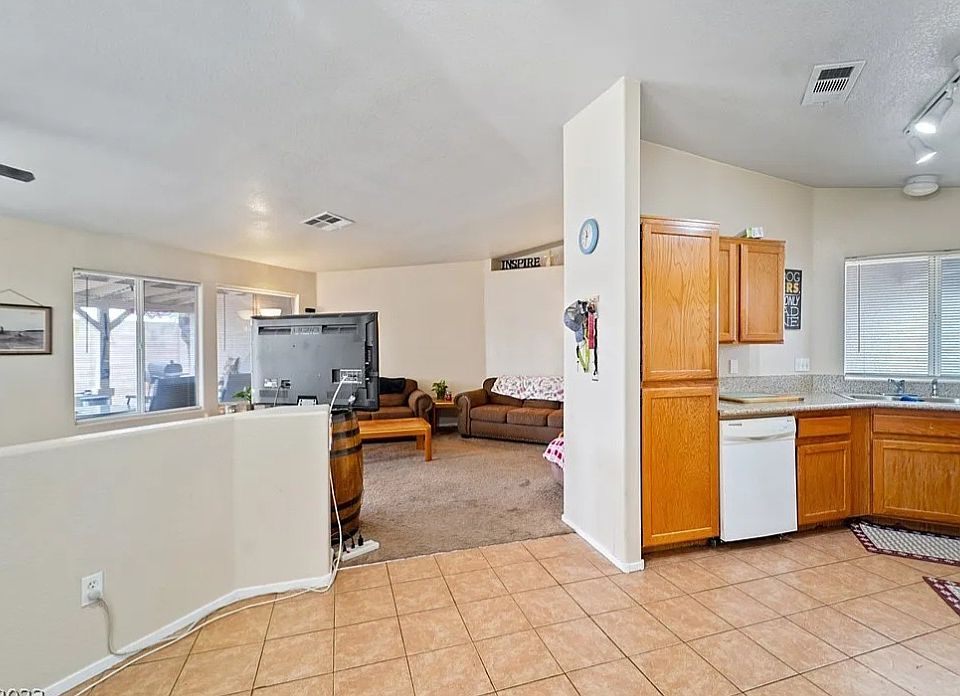 1st image of 5239 Portland Ct