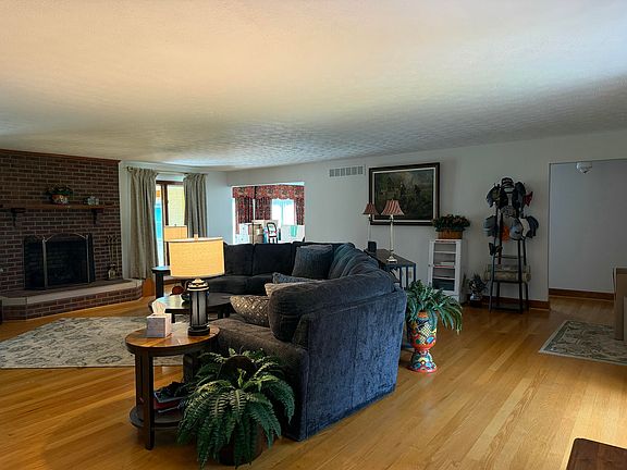 5th image of 305 Waterworks Rd