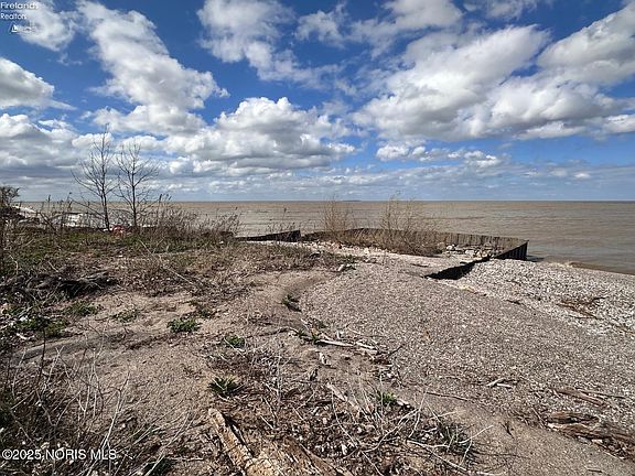 3rd image of 7911 W Sand Beach Rd