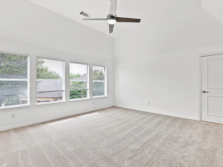 914 Edgemeer Ln — Photo 21