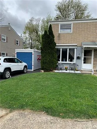 1542 Valley Rd photo 1