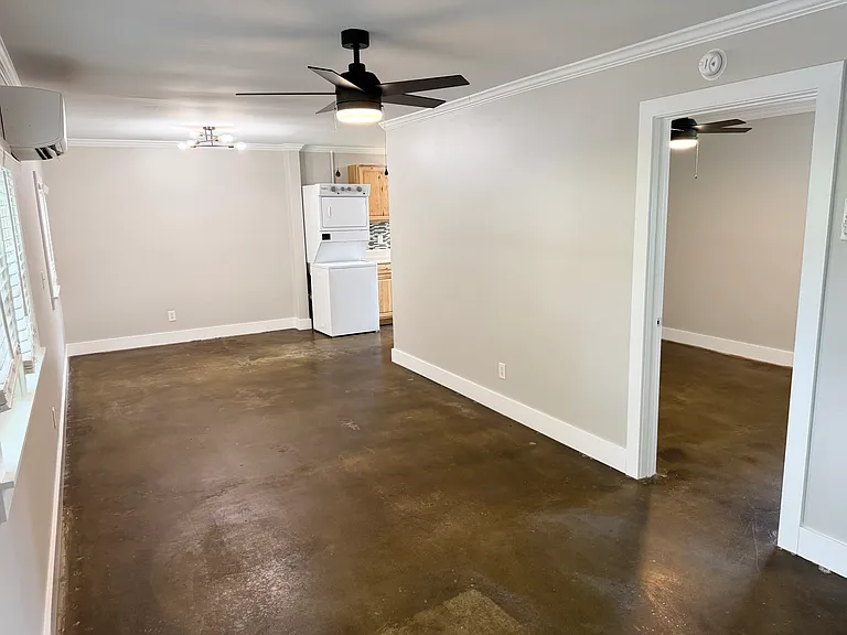 603 S Shamrock Ave #B — Photo 3