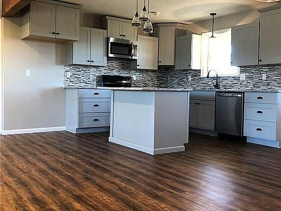 2nd image of 127 Brister Ln