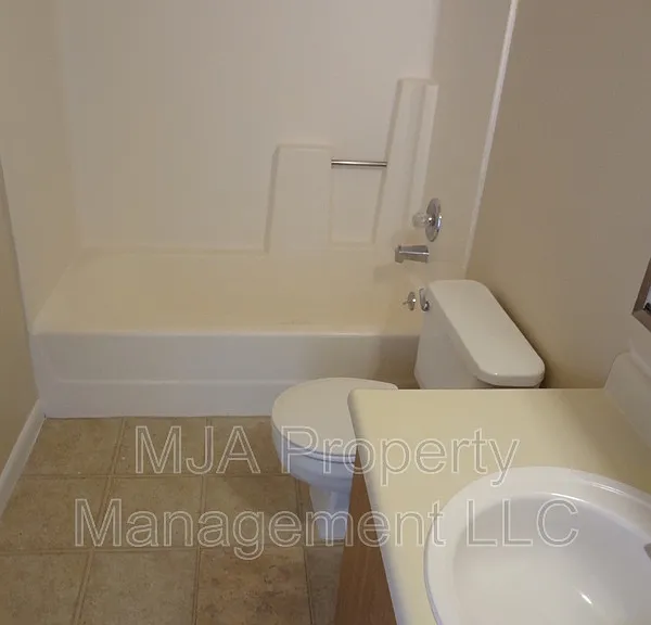 4642 S Arlington Park Dr #4 — Photo 10