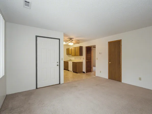 2419 J St APT 6, Lincoln, NE 68510
