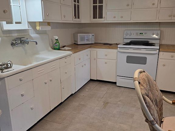 4th image of 559 North St