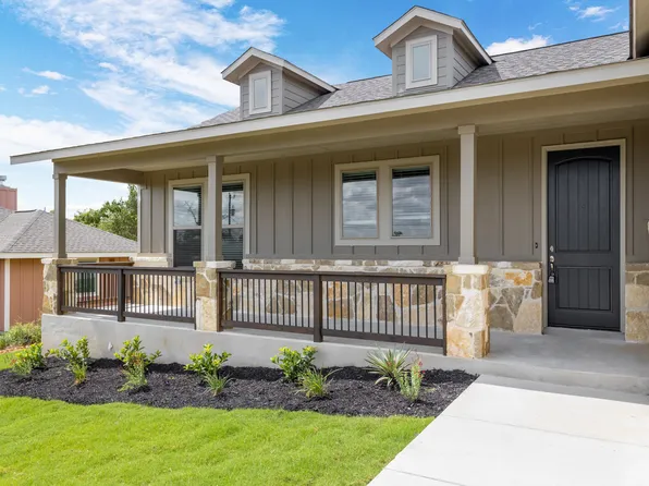 1435 Cottonwood Rd, Fischer, TX 78623
