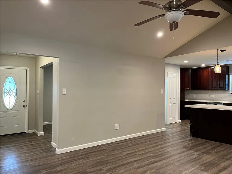 304 S Shadowbend Ave — Photo 21