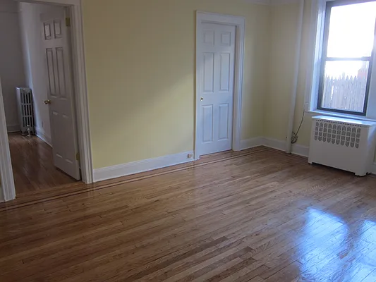 Rented by Realty 2000 Corp | media 1