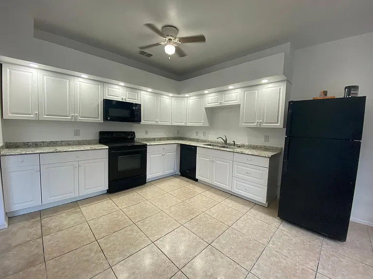 842 Monopoly Ct — Photo 5