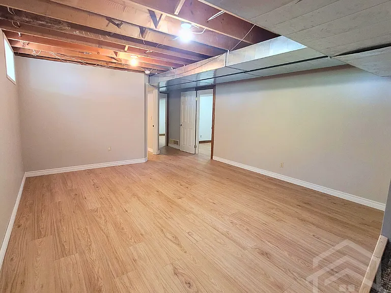 383305 Salford Rd — Photo 15