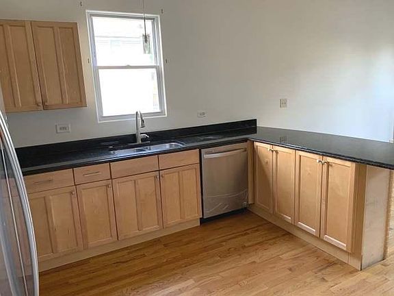 3rd image of 2318 S Central Park Ave