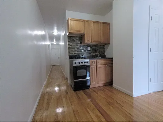 Rented by Green Home NY Realty LLC | media 19