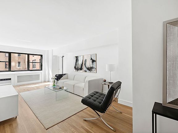 2nd image of 176 E 77th St #4LA