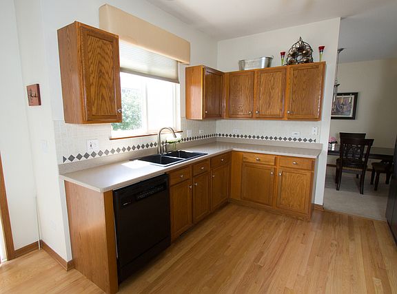 4th image of 10339 Brighton Ln