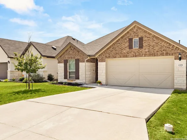 1325 Cool River, New Braunfels, TX 78132