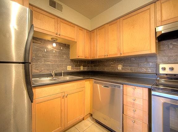 5th image of 626 W 43rd Ter APT 6