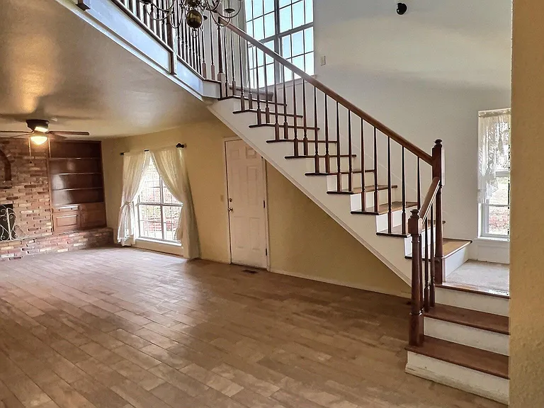 629 Montreal Dr — Photo 6