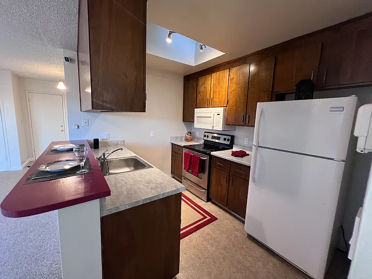 2134 Union Ave — Photo 7